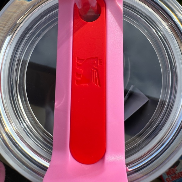 Stanley x Target 40oz PINK VALENTINES DAY Limited Edition Quencher BNWT in hand - Picture 8 of 9